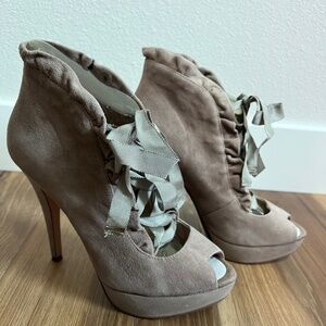 Betsey Johnson Luvey Suede Ribbon Bootie Heel - Size 9 (LIKE NEW)